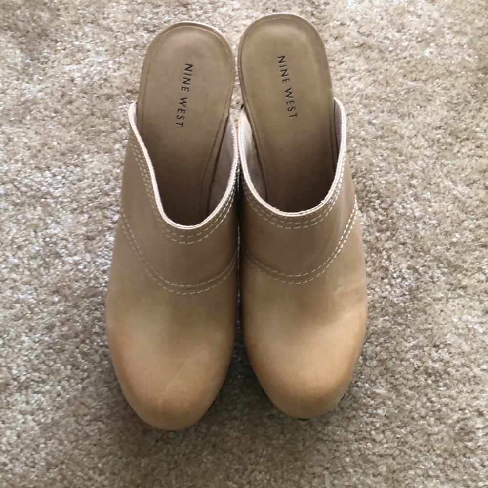 Nine West Tan Leather Mules